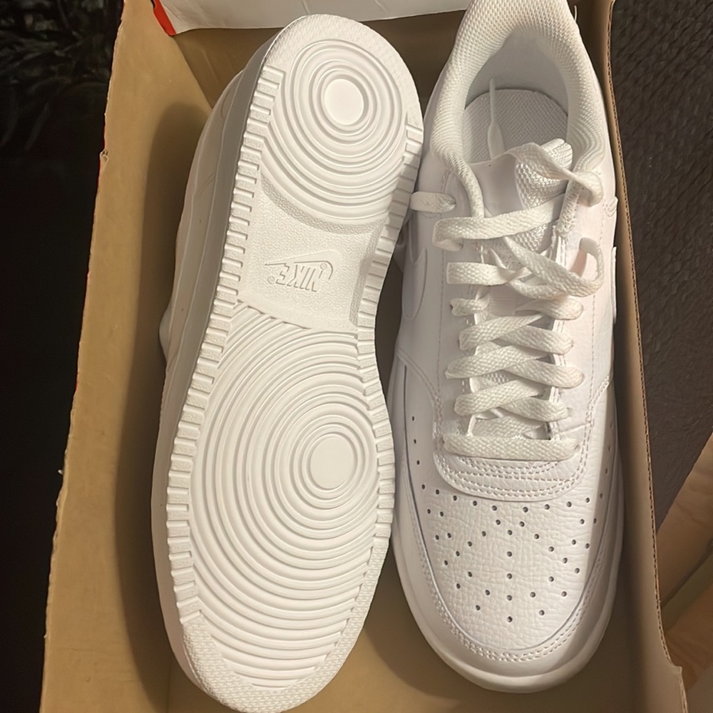Size 10.5 Nike Court Vision Low Next Nature Women's White Athletic Basketbal…